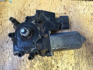 bontott AUDI A6 C5 Jobb első Ablakemelő Motor