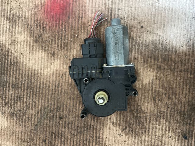 bontott AUDI A6 C5 Jobb első Ablakemelő Motor