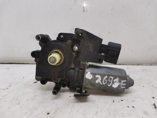 bontott AUDI A6 C5 Jobb első Ablakemelő Motor