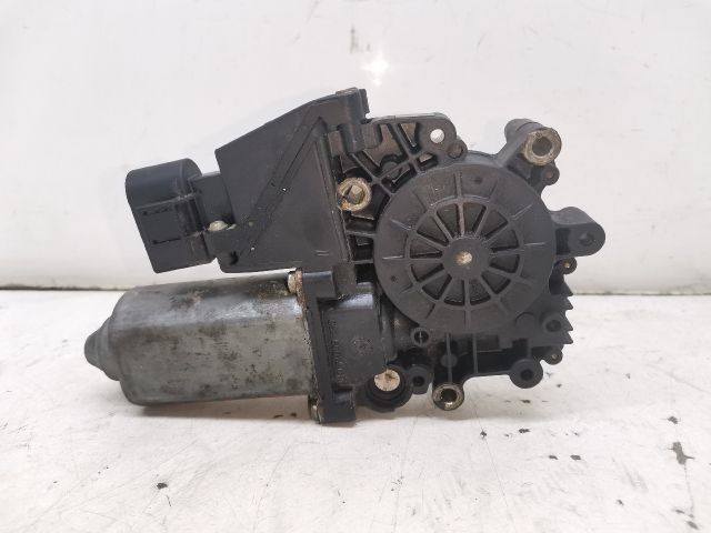 bontott AUDI A6 C5 Jobb első Ablakemelő Motor