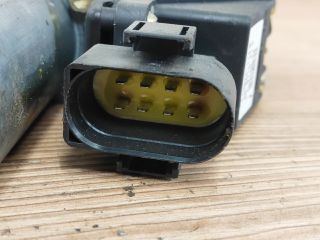 bontott AUDI A6 C5 Jobb első Ablakemelő Motor