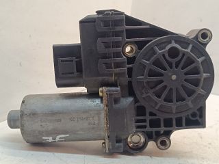 bontott AUDI A6 C5 Jobb első Ablakemelő Motor