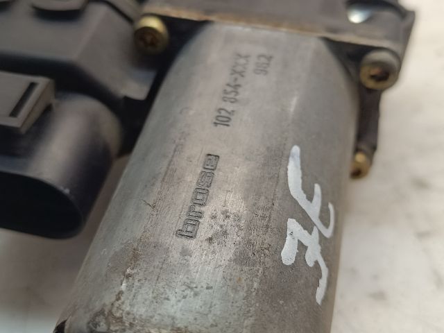 bontott AUDI A6 C5 Jobb első Ablakemelő Motor