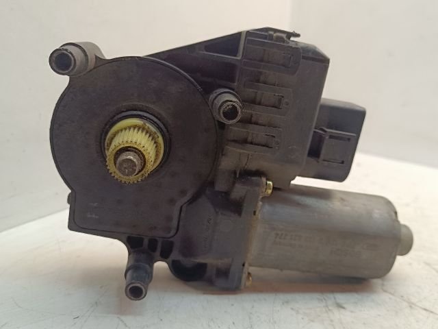 bontott AUDI A6 C5 Jobb első Ablakemelő Motor