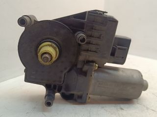 bontott AUDI A6 C5 Jobb első Ablakemelő Motor