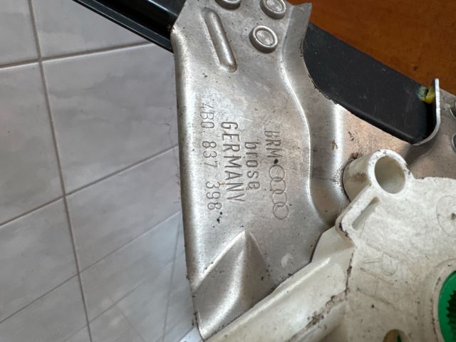 bontott AUDI A6 C5 Jobb első Ablakemelő Szerkezet (Elektromos)