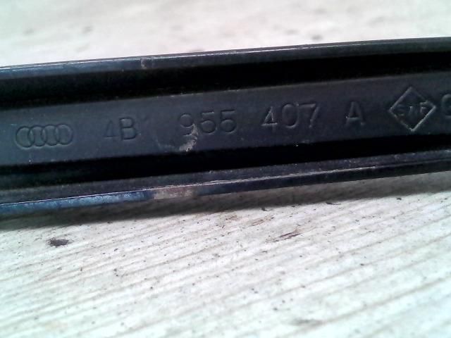 bontott AUDI A6 C5 Jobb első Ablaktörlő Kar