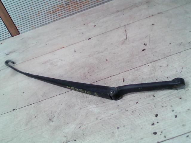 bontott AUDI A6 C5 Jobb első Ablaktörlő Kar