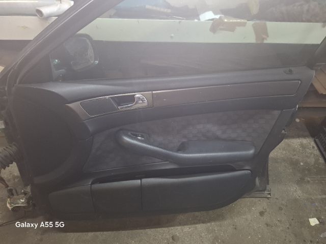 bontott AUDI A6 C5 Jobb első Ajtó (Részeivel)