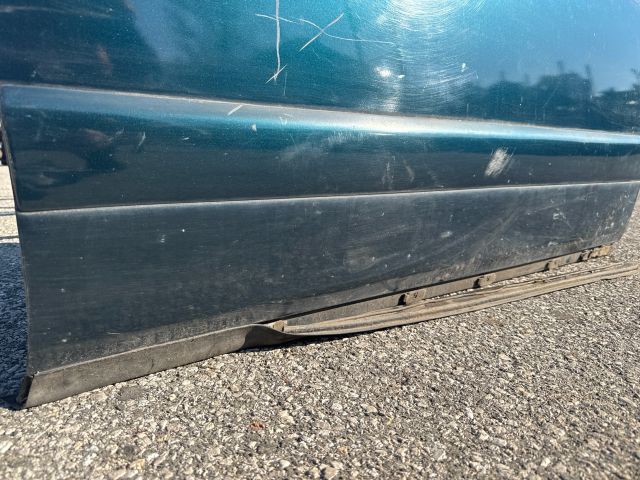 bontott AUDI A6 C5 Jobb első Ajtó (Részeivel)