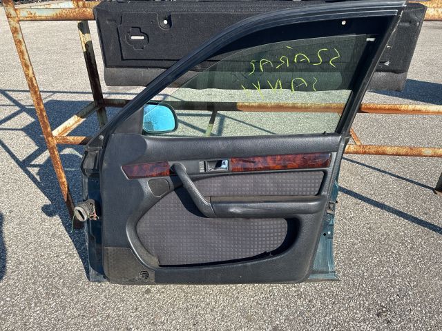 bontott AUDI A6 C5 Jobb első Ajtó (Részeivel)