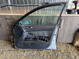 bontott AUDI A6 C5 Jobb első Ajtó (Részeivel)