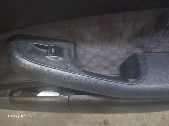 bontott AUDI A6 C5 Jobb első Ajtó (Részeivel)