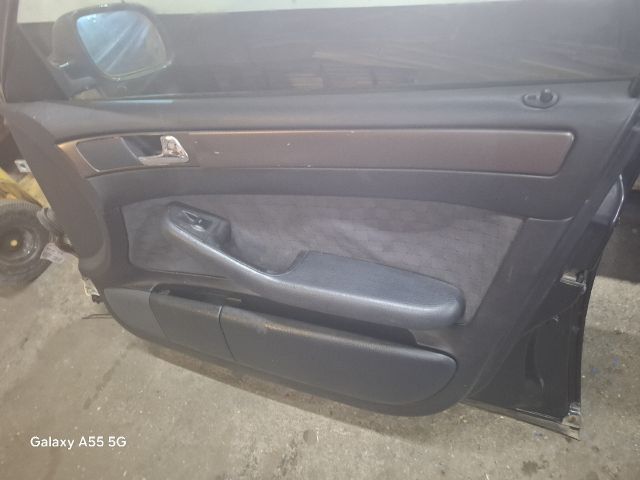 bontott AUDI A6 C5 Jobb első Ajtó (Részeivel)