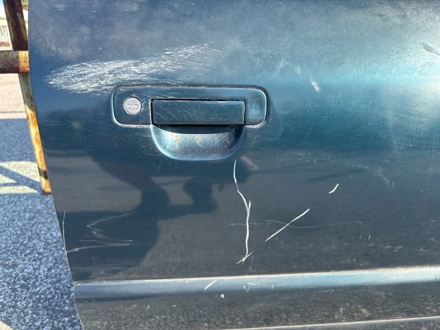 bontott AUDI A6 C5 Jobb első Ajtó (Részeivel)