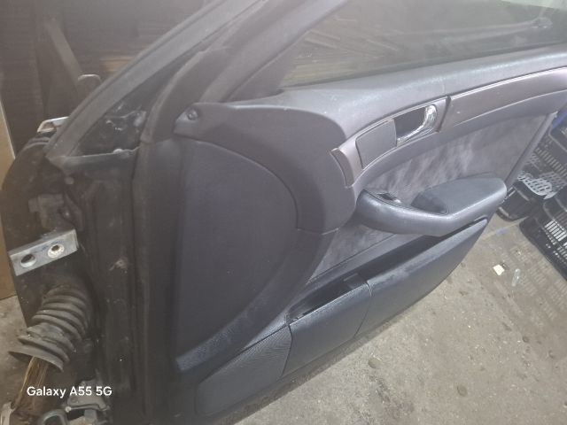 bontott AUDI A6 C5 Jobb első Ajtó (Részeivel)