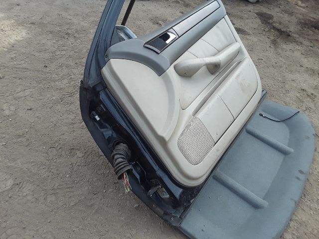 bontott AUDI A6 C5 Jobb első Ajtó (Üres lemez)