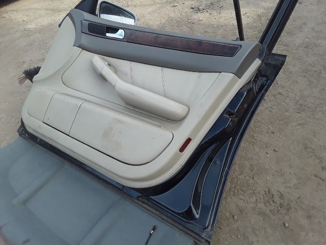 bontott AUDI A6 C5 Jobb első Ajtó (Üres lemez)