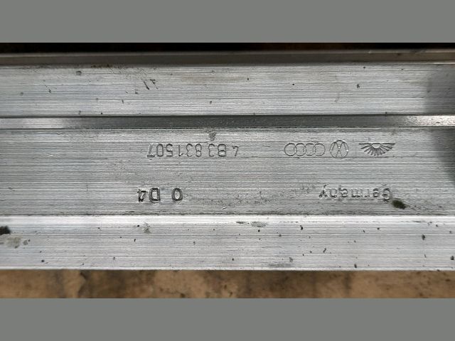 bontott AUDI A6 C5 Jobb első Ajtómerevítő