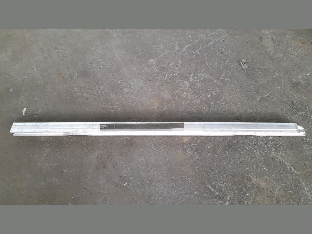 bontott AUDI A6 C5 Jobb első Ajtómerevítő