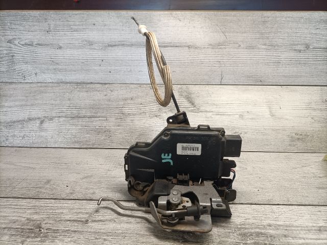 bontott AUDI A6 C5 Jobb első Ajtózár