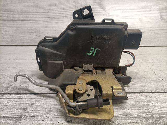 bontott AUDI A6 C5 Jobb első Ajtózár