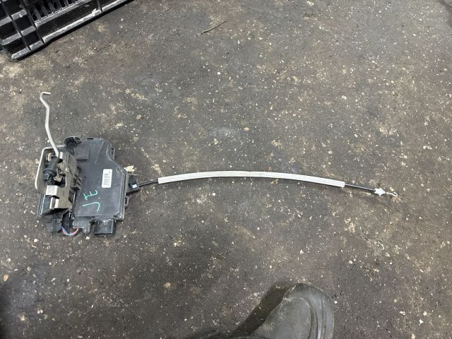 bontott AUDI A6 C5 Jobb első Ajtózár