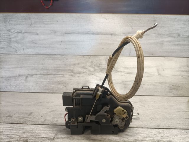 bontott AUDI A6 C5 Jobb első Ajtózár