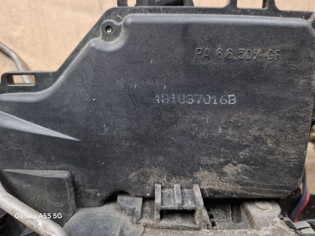 bontott AUDI A6 C5 Jobb első Ajtózár