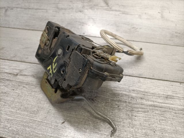 bontott AUDI A6 C5 Jobb első Ajtózár