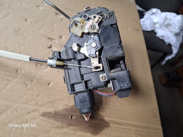 bontott AUDI A6 C5 Jobb első Ajtózár