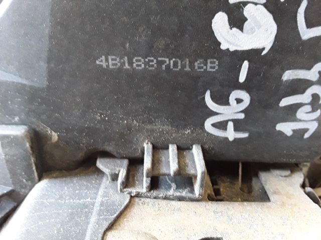 bontott AUDI A6 C5 Jobb első Ajtózár