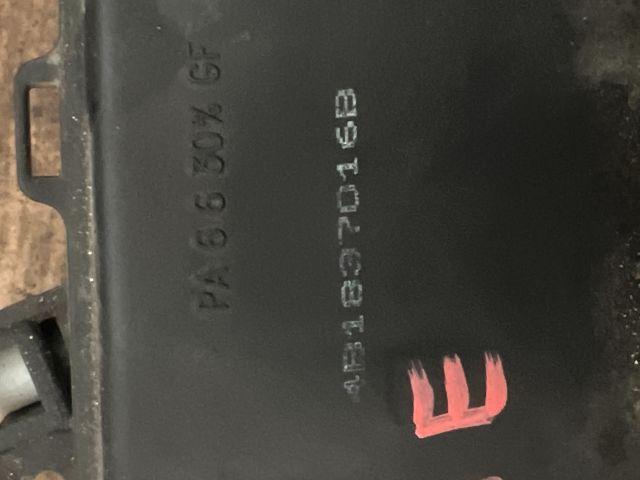 bontott AUDI A6 C5 Jobb első Ajtózár