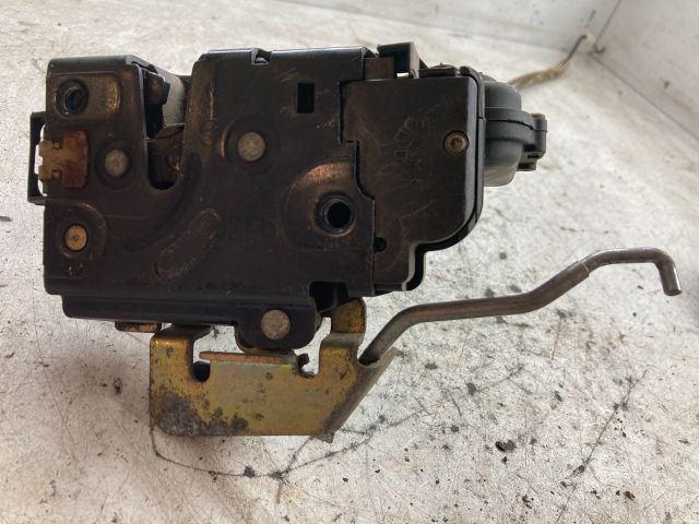 bontott AUDI A6 C5 Jobb első Ajtózár