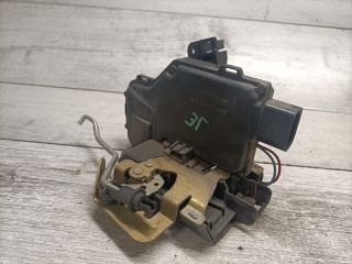 bontott AUDI A6 C5 Jobb első Ajtózár