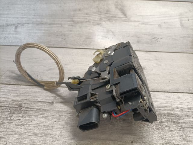 bontott AUDI A6 C5 Jobb első Ajtózár