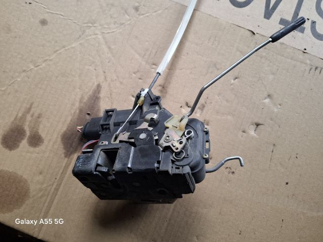 bontott AUDI A6 C5 Jobb első Ajtózár