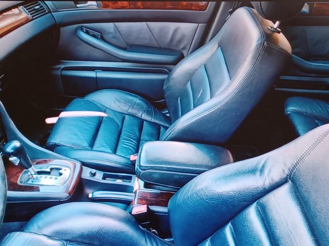 bontott AUDI A6 C5 Jobb első Kilincs Bowden