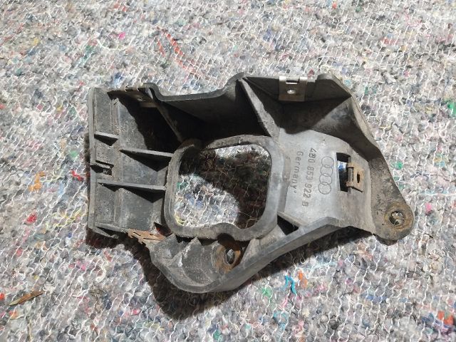 bontott AUDI A6 C5 Jobb első Küszöb Tartó