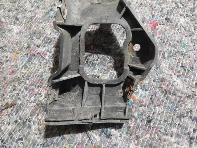 bontott AUDI A6 C5 Jobb első Küszöb Tartó