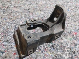 bontott AUDI A6 C5 Jobb első Küszöb Tartó