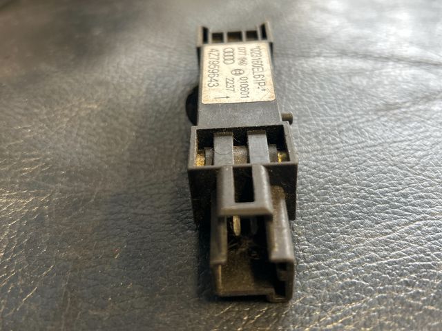 bontott AUDI A6 C5 Jobb első Oldal Ütközés Érzékelő