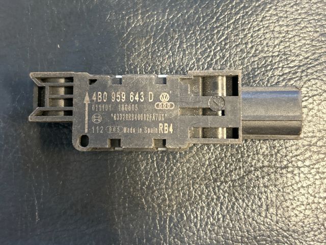 bontott AUDI A6 C5 Jobb első Oldal Ütközés Érzékelő