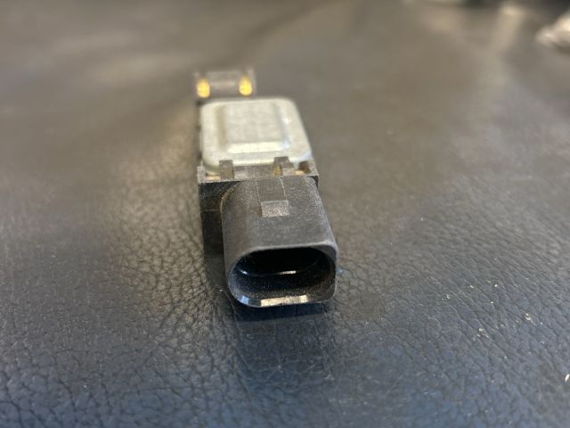 bontott AUDI A6 C5 Jobb első Oldal Ütközés Érzékelő