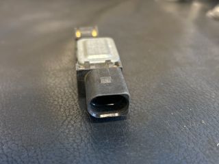 bontott AUDI A6 C5 Jobb első Oldal Ütközés Érzékelő