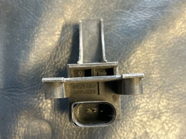 bontott AUDI A6 C5 Jobb első Oldal Ütközés Érzékelő