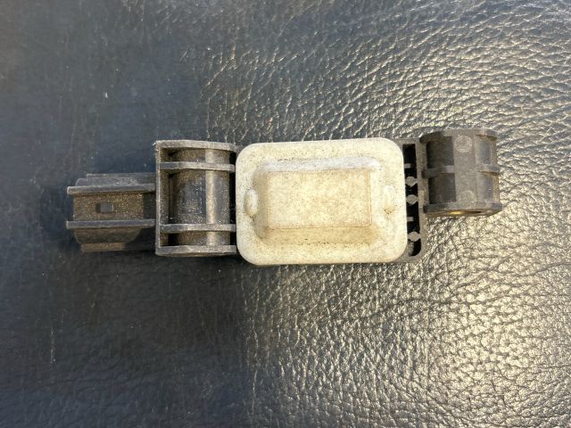 bontott AUDI A6 C5 Jobb első Oldal Ütközés Érzékelő