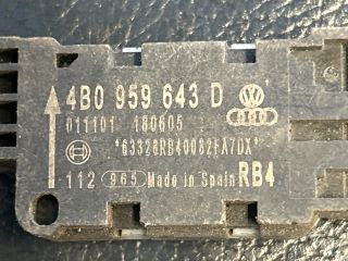 bontott AUDI A6 C5 Jobb első Oldal Ütközés Érzékelő