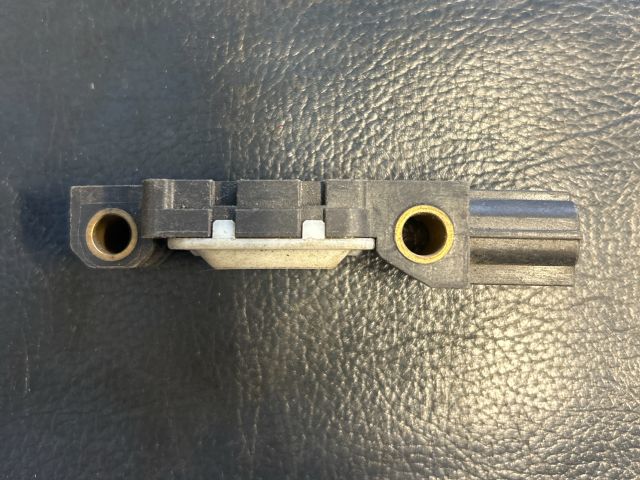 bontott AUDI A6 C5 Jobb első Oldal Ütközés Érzékelő