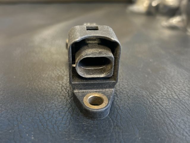 bontott AUDI A6 C5 Jobb első Oldal Ütközés Érzékelő